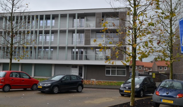 De parkeerplaatsen op de Baanderherenweg hebben een te grote inrijhoek, aldus de wethouder. | Fotonummer: 6c5fb2