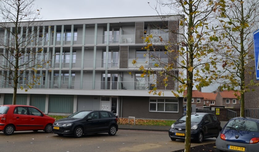De parkeerplaatsen op de Baanderherenweg hebben een te grote inrijhoek, aldus de wethouder. | Fotonummer: 6c5fb2