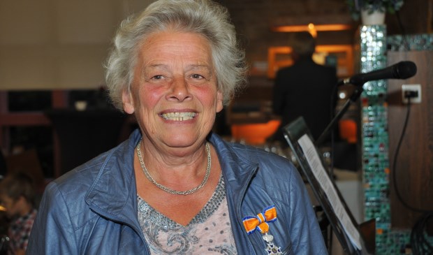 Anneke van Strien werd totaal verrast met de onderscheiding.