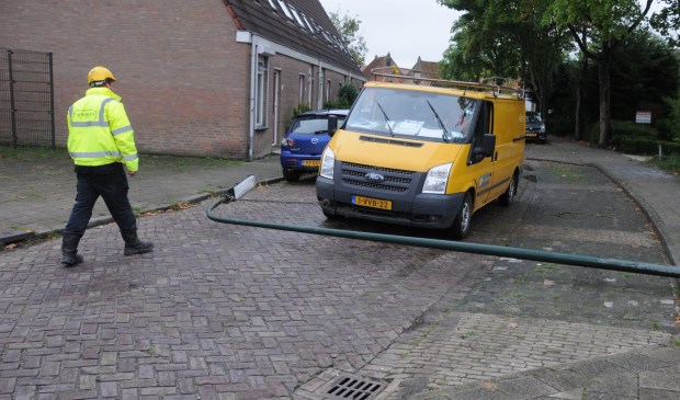 Een lantaarnpaal in de Hoenderweg in Sint-Annaland viel vorig jaar om na een aanrijding.