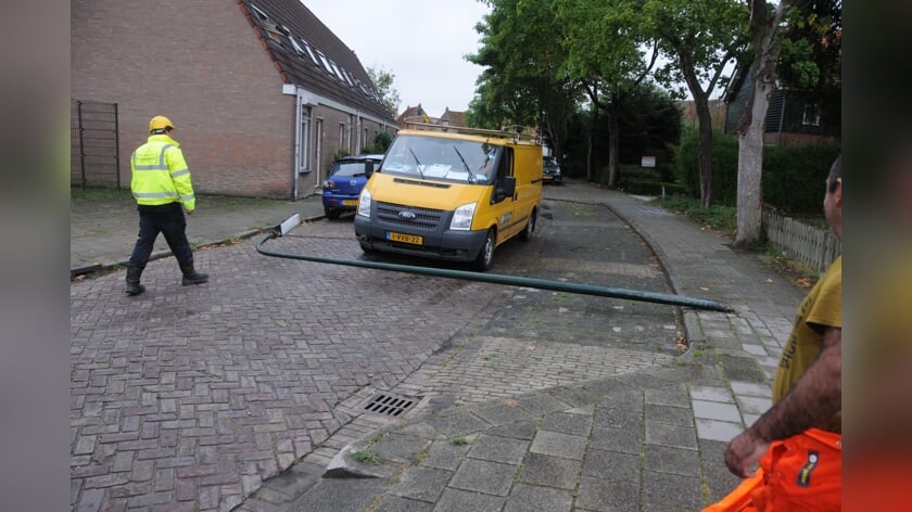 Een lantaarnpaal in de Hoenderweg in Sint-Annaland viel vorig jaar om na een aanrijding.
