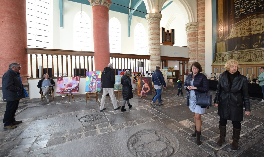 In de Grote Kerk zijn ook altijd kunstwerken te bewonderen.