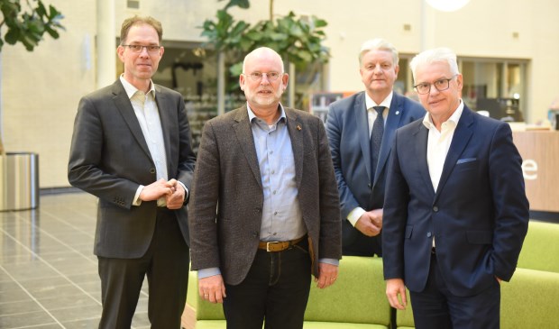 Peter Hoek, Jan Harmsen, informateur Kees Bierens en Frank Hommel.