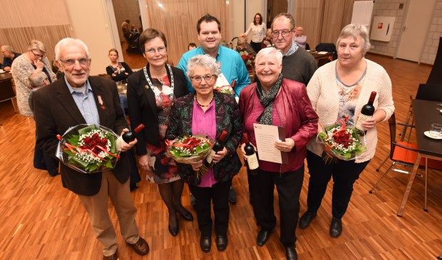 Huib Bout, burgemeester Ger van de Velde, Adrie Quaak-Moerland, Mark Koopman, Jany Boogaard, Gerard Fase en Rika Goedegebuure-Vermeulen.