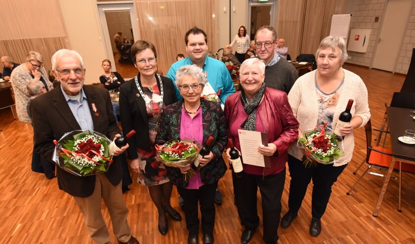 Huib Bout, burgemeester Ger van de Velde, Adrie Quaak-Moerland, Mark Koopman, Jany Boogaard, Gerard Fase en Rika Goedegebuure-Vermeulen.