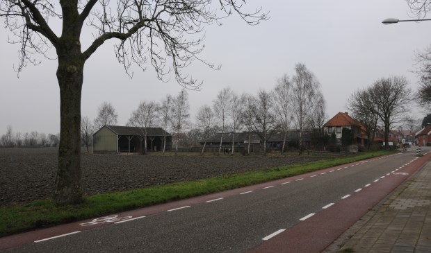 De nieuwe kerk moet aan de rand van het dorp, de Molenweg, verrijzen.