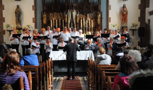Het optreden van het Cultikoor in de rooms-katholieke kerk in Tholen.