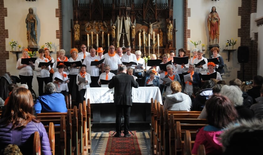 Het optreden van het Cultikoor in de rooms-katholieke kerk in Tholen.