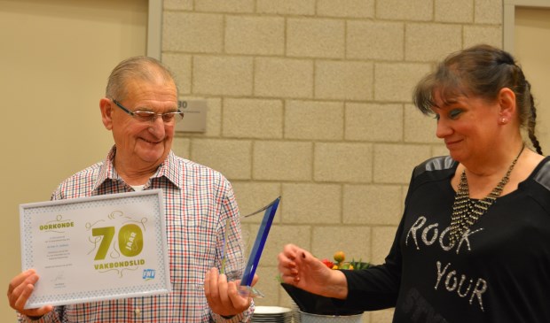 Lindhout met bondsbestuurder Henny Plat.