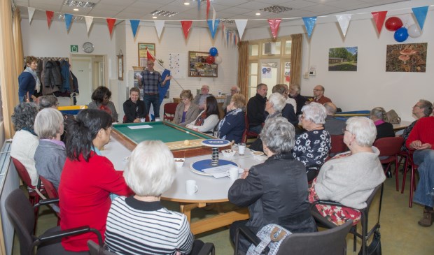 Alle vrijwilligers kwamen samen om het te vieren. | Fotonummer: 6c2840