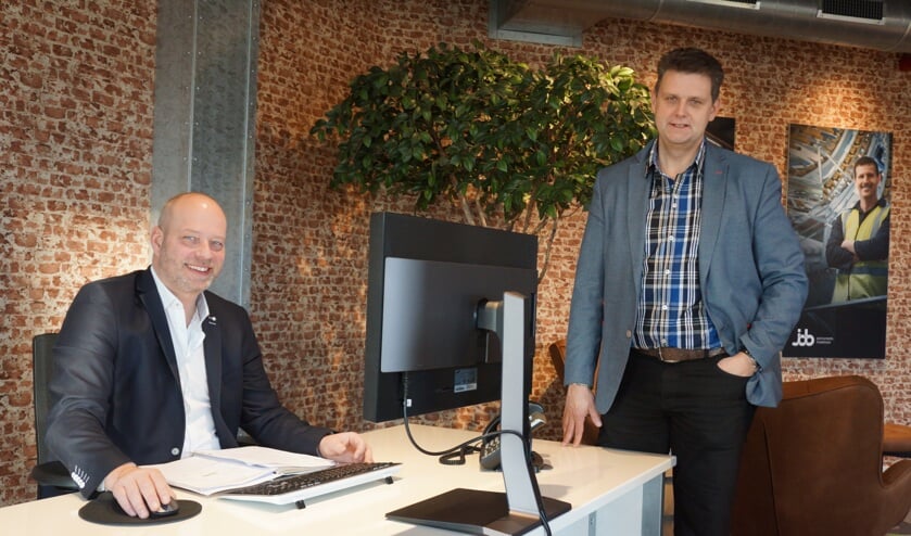 Harm (l) en Hans in hun gezellige kantoor. | Fotonummer: fface8