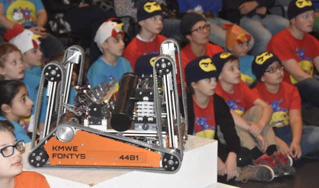 De robot van Team Rembrandts van vorig jaar tijdens de teampresentatie in Mariëndael in januari | Fotonummer: 03a9c2