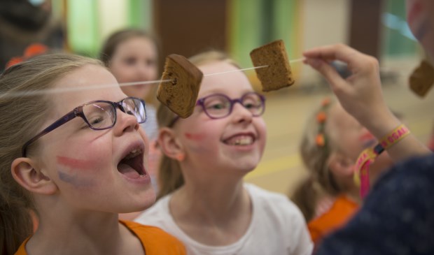Uiteraard hoort ook het spelletje Koekhappen erbij... | Fotonummer: ac487c