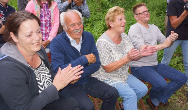 Hein, zijn vrouw Ine, dochter Gitte en schoonzoon William | Fotonummer: 65f802