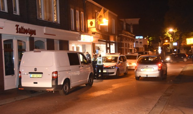 Meerdere politiewagens werden na de vondst van een dode man zaterdagavond naar het Kofferen geroepen | Fotonummer: a832b5