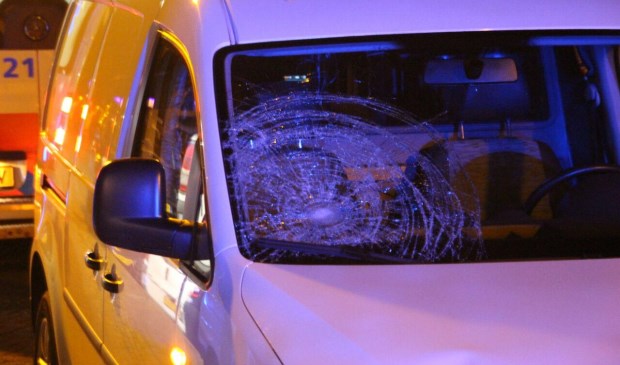 De auto raakte flink beschadigd | Fotonummer: 3ecfdb