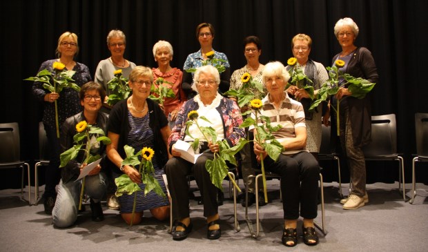 Deze mensen werden enorm bedankt voor al hun inzet. | Fotonummer: 0b0292