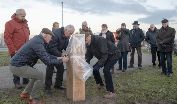 De verrassing werd samen met Fried onthuld. | Fotonummer: bdb965