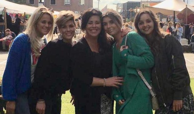 Het team van Bella Plaza met Marlies in het midden. | Fotonummer: 1e5f75