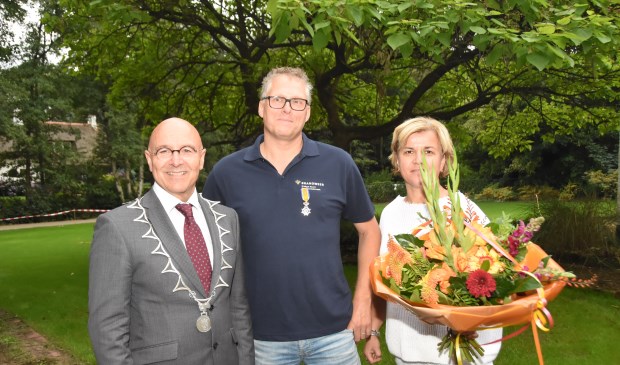 Arno Verbunt is gedecoreerd als Lid in de Orde van Oranje Nassau | Fotonummer: 4b8397