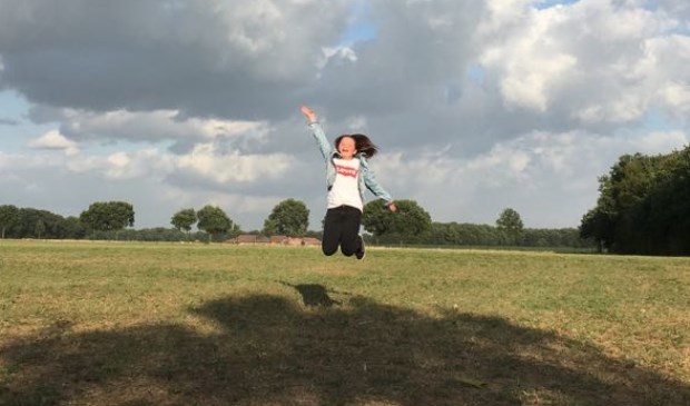 Merel van Laarhoven springt in de lucht! | Fotonummer: 8b9692