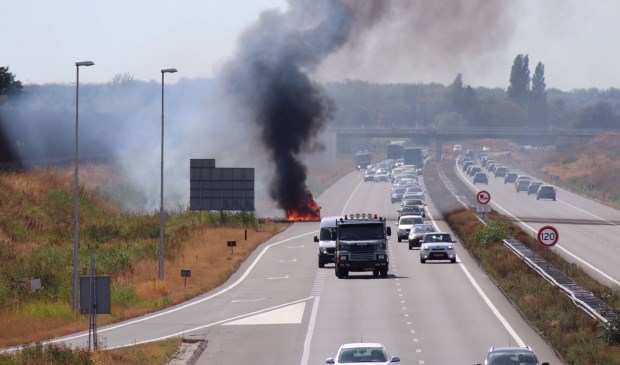 Flinke rookpluim boven de A50 | Fotonummer: 5ffc42