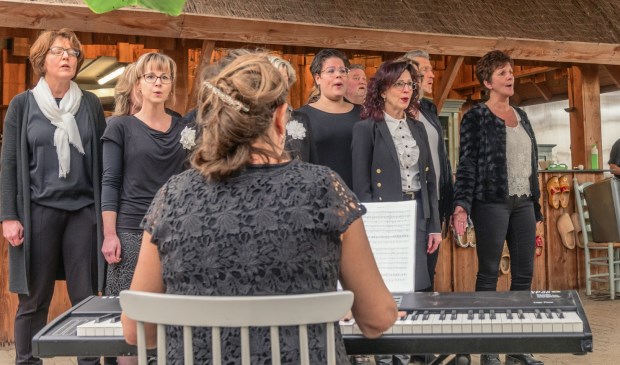 Uit volle borst werd er gezongen. | Fotonummer: ddeaa8