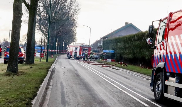 De omgeving rondom het huis is afgezet. | Fotonummer: fd00d4