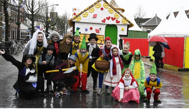 Jong en oud deed mee aan de optocht! | Fotonummer: fdd429