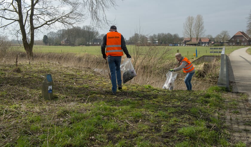 Er werden vele zakken vuil opgehaald. | Fotonummer: afb44c