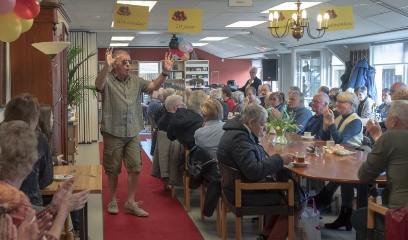 Voorzitter Cees van Rossum deed mee aan de modeshow. | Fotonummer: 3b9b1f
