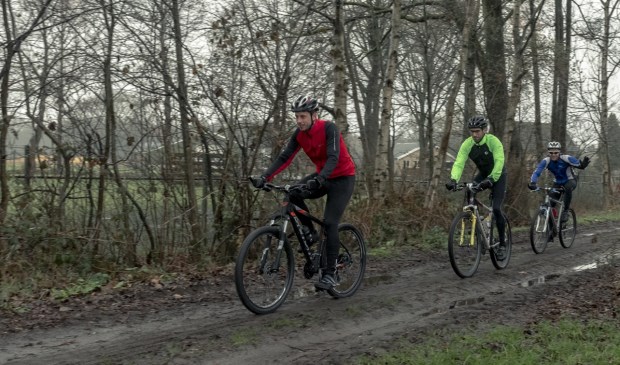 Die fietsen bleven uiteraard niet schoon. | Fotonummer: 081119