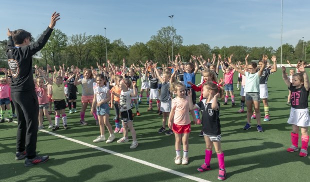 Eerst een goede warming up en dan aan de slag! | Fotonummer: 24a1ac