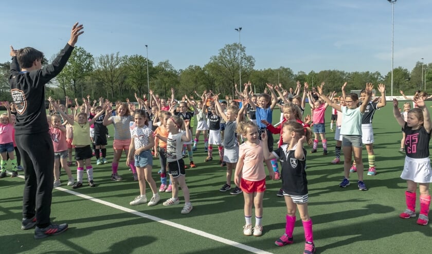 Eerst een goede warming up en dan aan de slag! | Fotonummer: 24a1ac