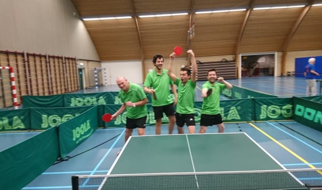 (Attaque 4) v.l.n.r. : Henry van Casteren, Job van Galen, Bram van Galen, Nick van Galen | Fotonummer: 5af2f7