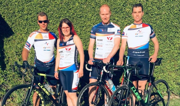 v.l.n.r.:John de Brouwer, Mieke van der Heijden - Brouwers, Maikel van der Heijden en Martijn van den Bogaardt | Fotonummer: 09eabb