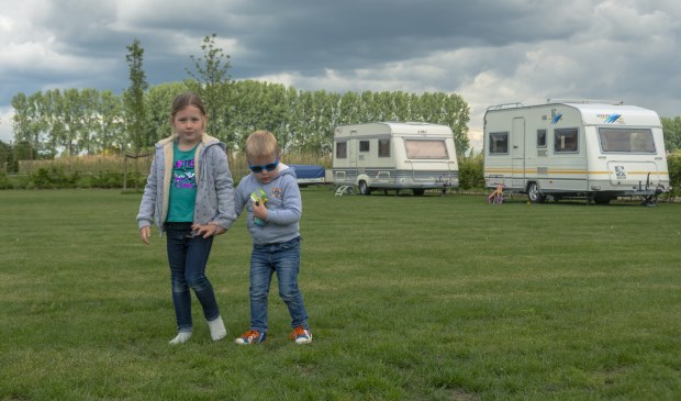 De camping biedt veel ruimte om te spelen. | Fotonummer: 2e92ea