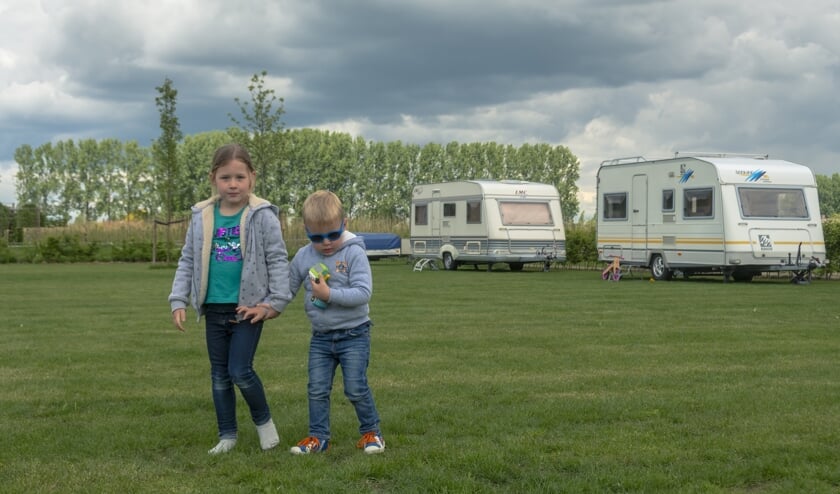 De camping biedt veel ruimte om te spelen. | Fotonummer: 2e92ea