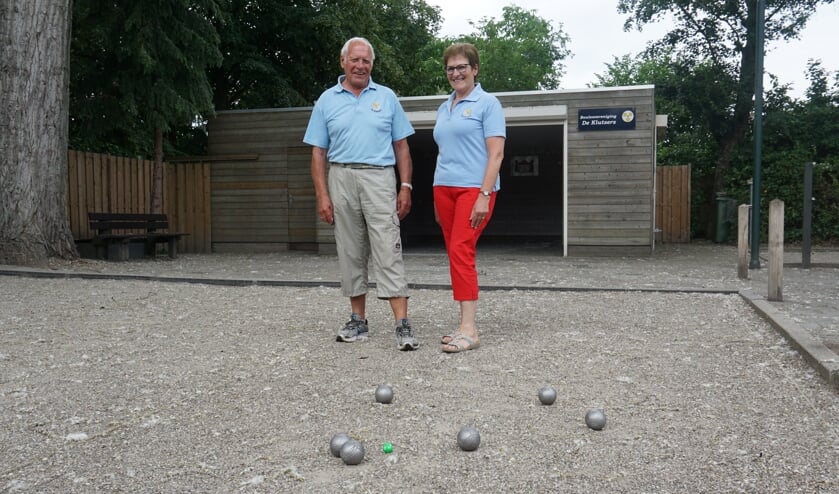Rien en Truus op de banen van de club. | Fotonummer: f3ba74