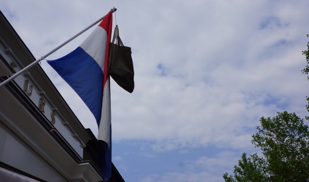 Op meerdere plekken in Rooi hangt de vlag uit. | Fotonummer: dd70cc