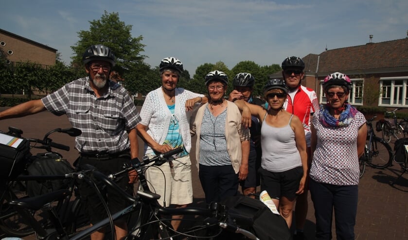 Een mooie gezelschap dat vandaag samen fietste. | Fotonummer: 02a145