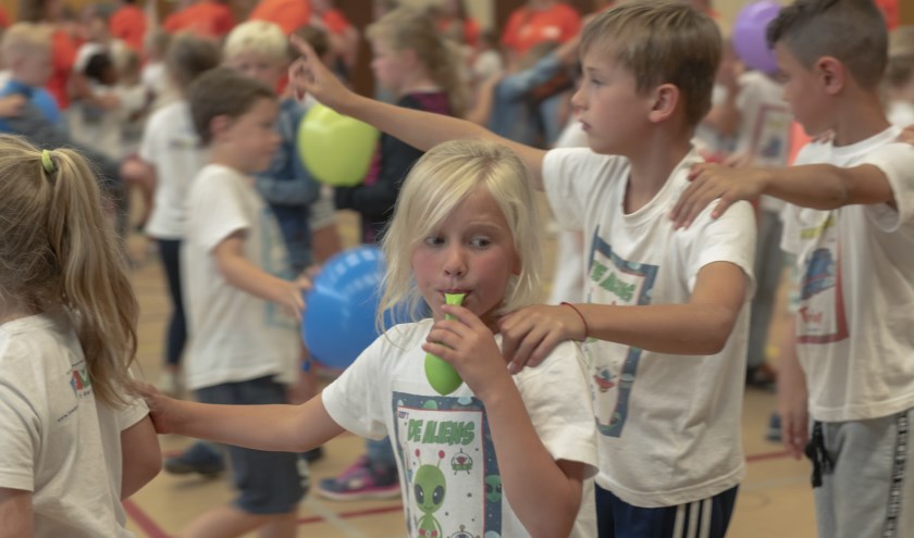 Een polonaise en zo richting het einde. | Fotonummer: ef5132