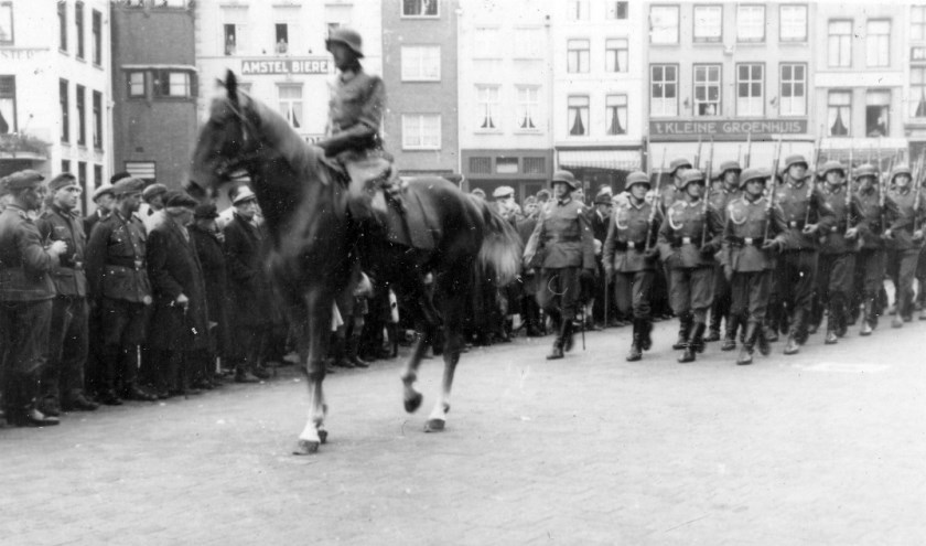 Duitse parade op de Markt in s-Hertogenbosch | Fotonummer: 2b9915
