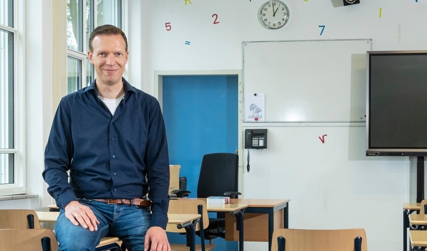 Van dominee naar wiskundedocent: 'Ik dacht dat God alleen onder voorwaarden van mij hield' - Nederla