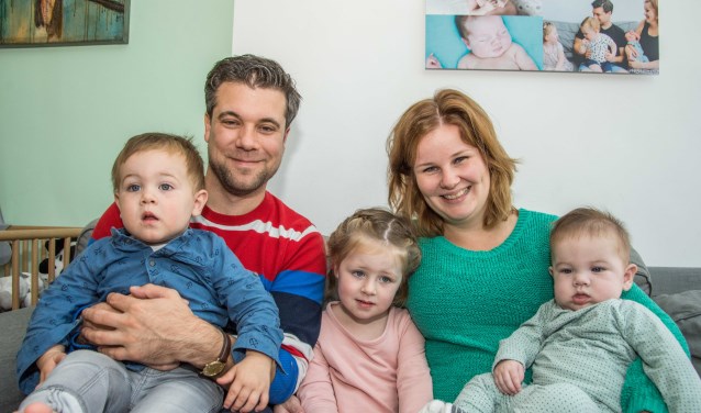 Fos poseert met zijn ouders, broertje Ted en zusje Pip.