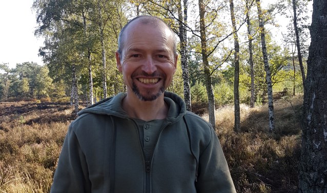 Patrick Fasseur uit Putte begeleidt de stiltewandeling.