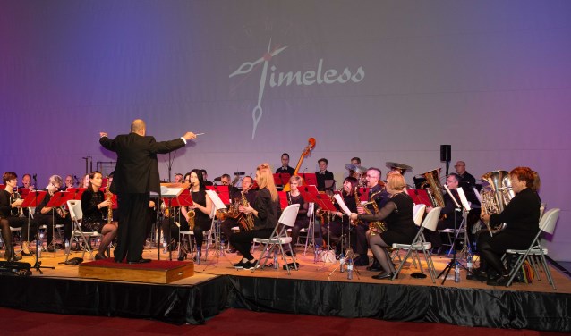 Fanfare de Volharding tijdens het jaarconcert 'Timeless'.