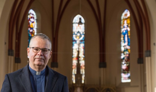 Pastoor Frans Verheije verheugt zich op zijn werk in parochie De Bron.