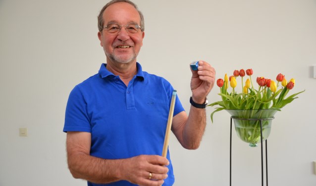 Secretaris Bert van den Brink van jubilerend Regio Biljart West Brabant.