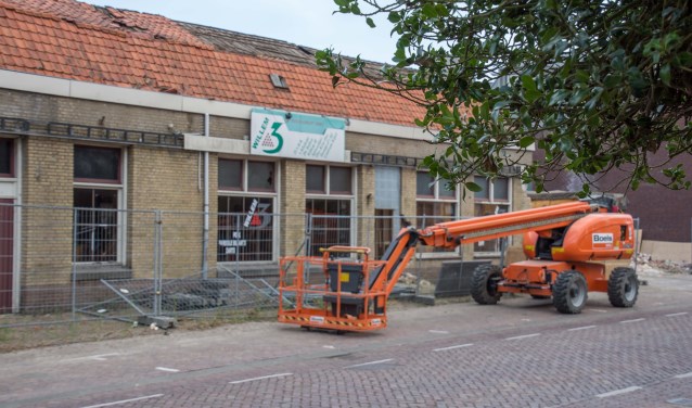 Het al jaren leeg staand pand van Café-Zaal Willem 3 is intussen onder de slopershamer verdwenen.